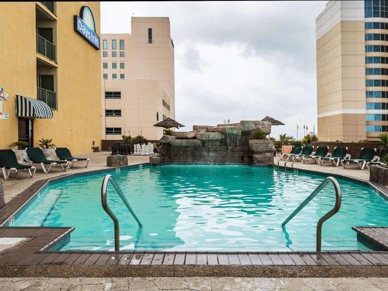 Days Inn By Wyndham Virginia Beach At The Beach Zewnętrze zdjęcie