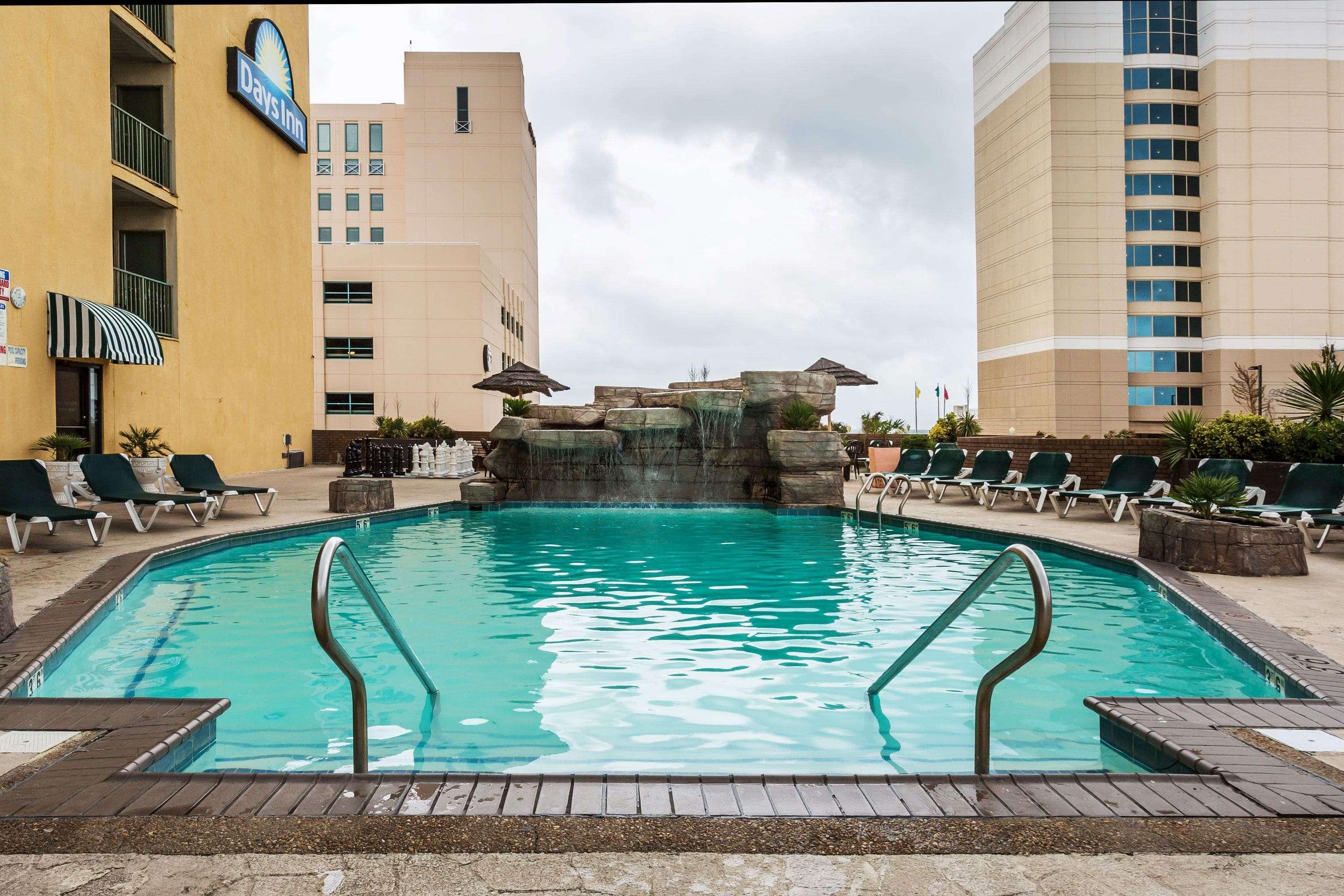 Days Inn By Wyndham Virginia Beach At The Beach Zewnętrze zdjęcie