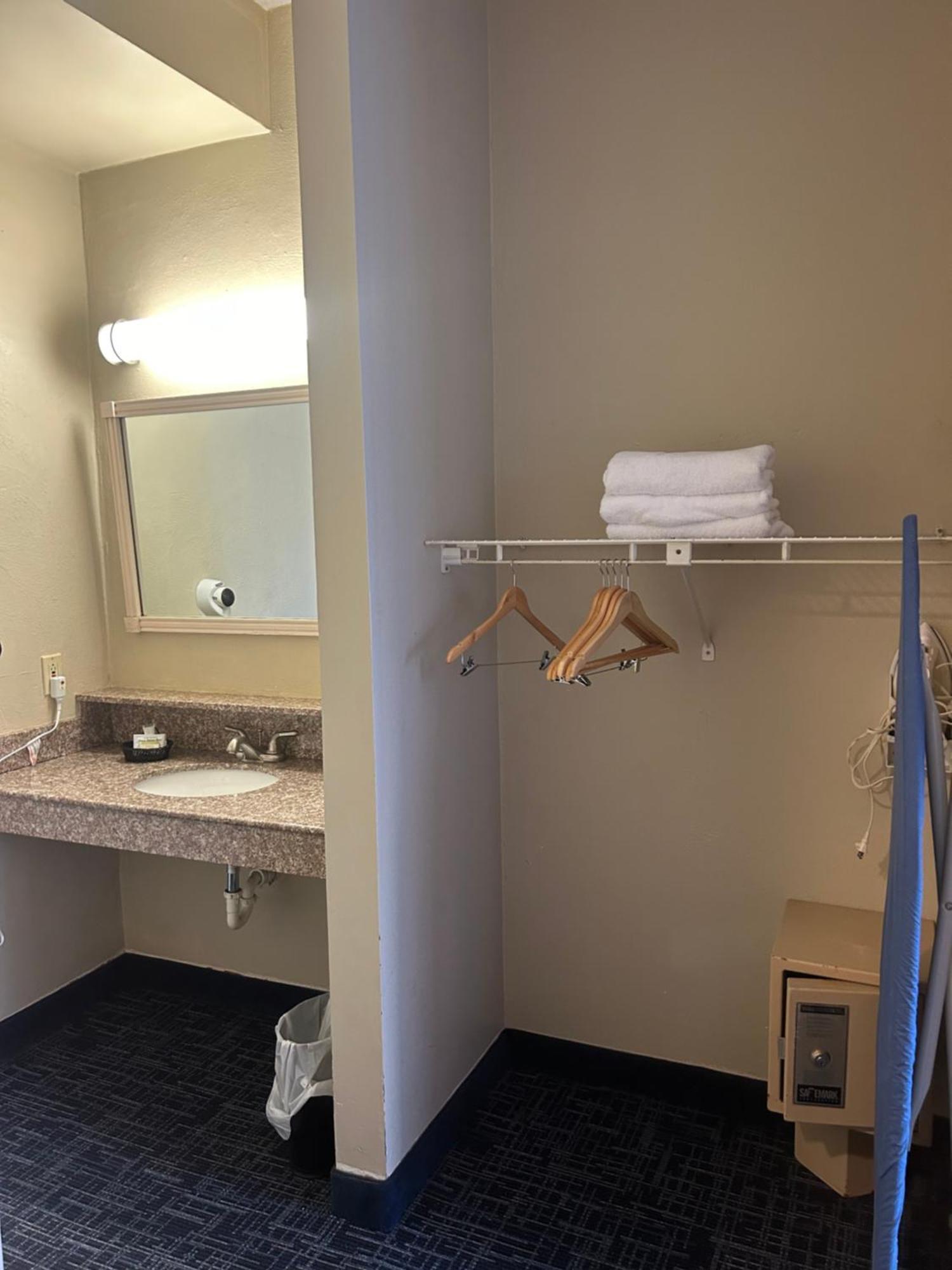 Days Inn By Wyndham Virginia Beach At The Beach Zewnętrze zdjęcie